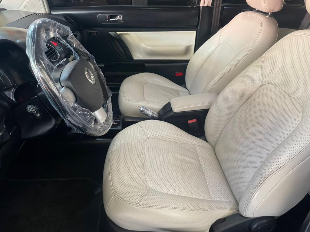 VOLKSWAGEN New Beetle - Foto