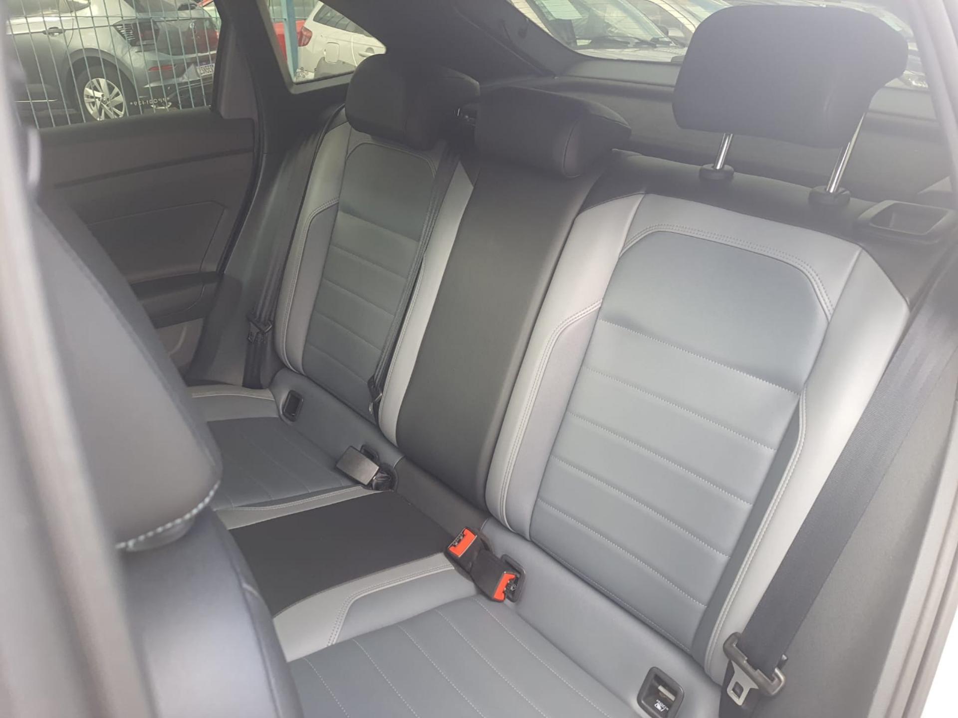 VOLKSWAGEN Nivus - Foto