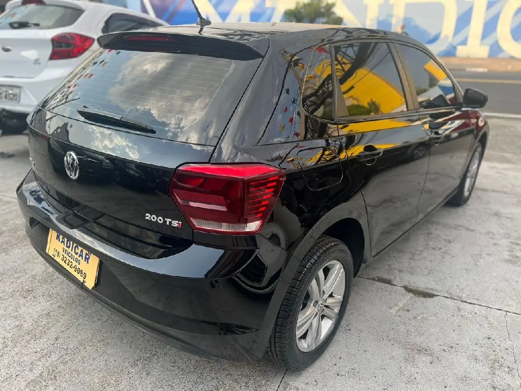 VOLKSWAGEN Polo Hatch - Foto