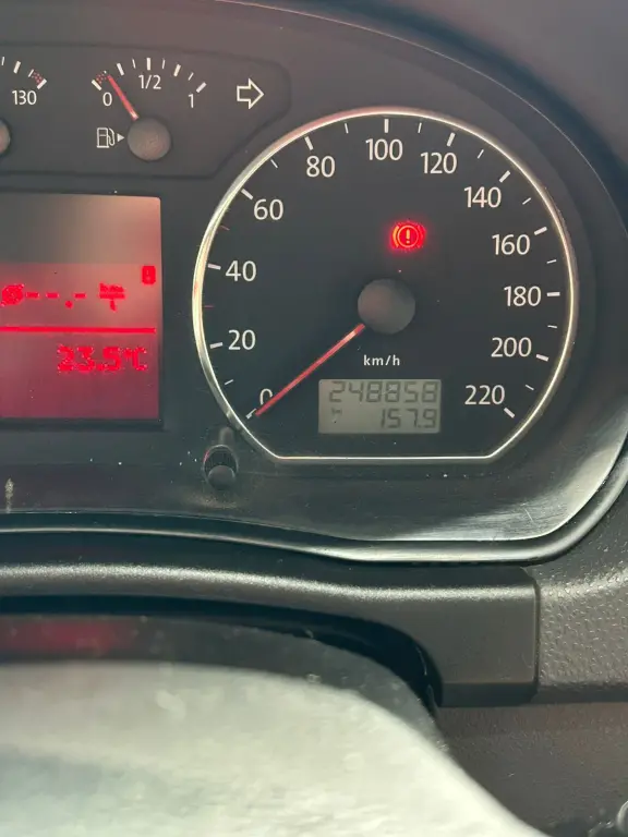 VOLKSWAGEN Polo Hatch - Foto