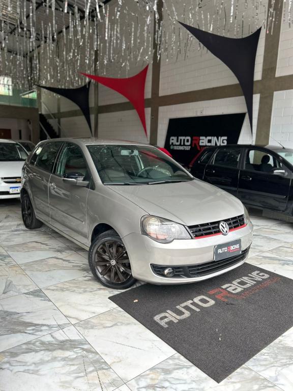 VOLKSWAGEN Polo Hatch - Foto