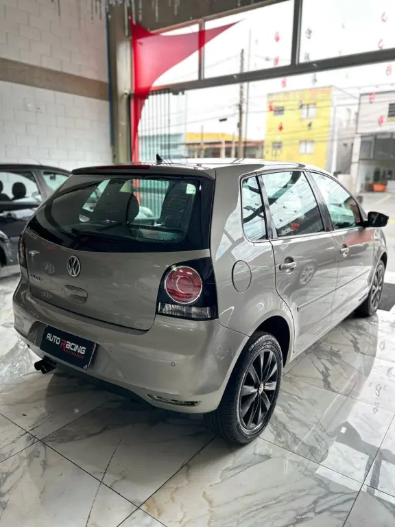 VOLKSWAGEN Polo Hatch - Foto