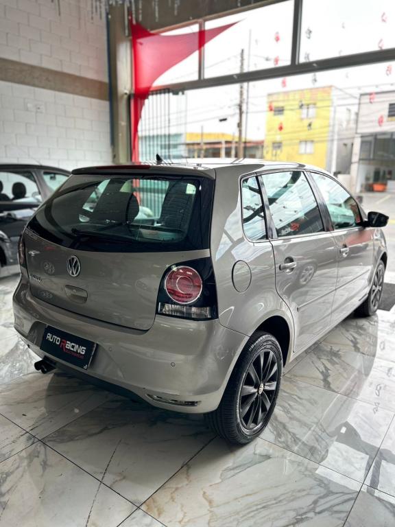 VOLKSWAGEN Polo Hatch - Foto