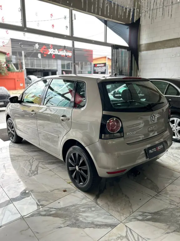 VOLKSWAGEN Polo Hatch - Foto