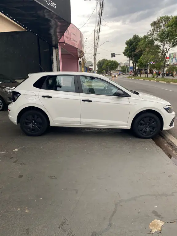 VOLKSWAGEN Polo Hatch - Foto