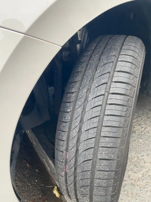 VOLKSWAGEN Polo Hatch - Foto