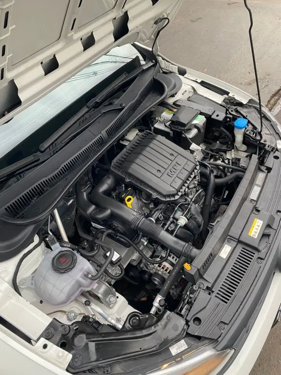 VOLKSWAGEN Polo Hatch - Foto