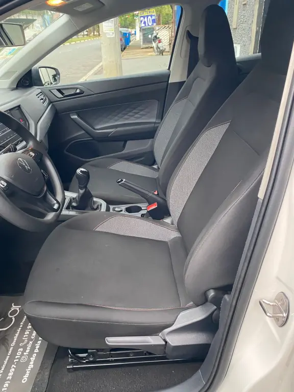 VOLKSWAGEN Polo Hatch - Foto