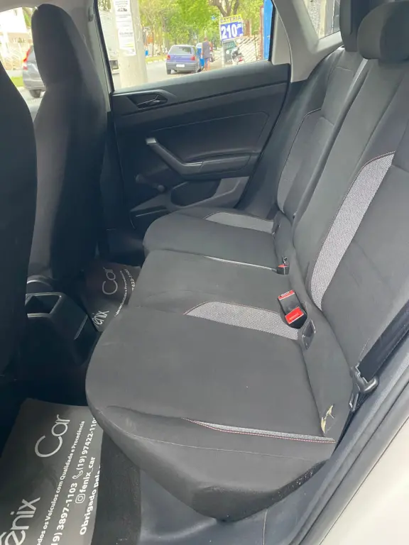 VOLKSWAGEN Polo Hatch - Foto