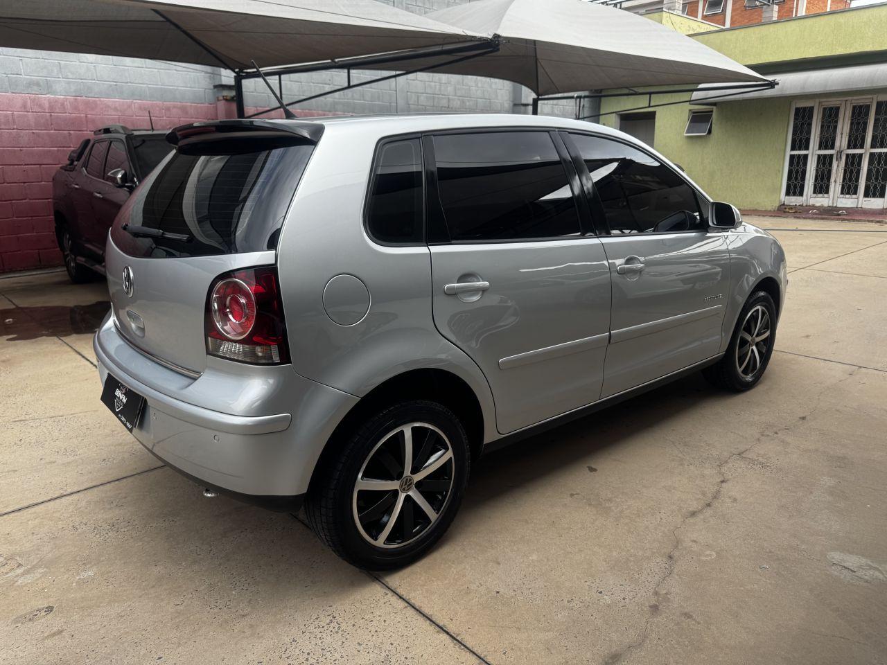 VOLKSWAGEN Polo Hatch - Foto