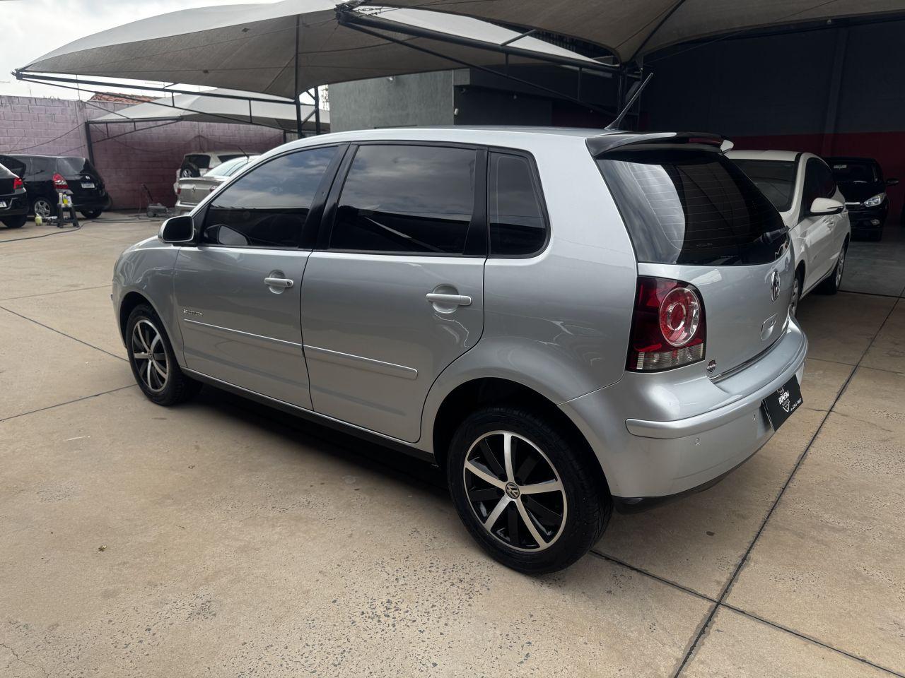 VOLKSWAGEN Polo Hatch - Foto