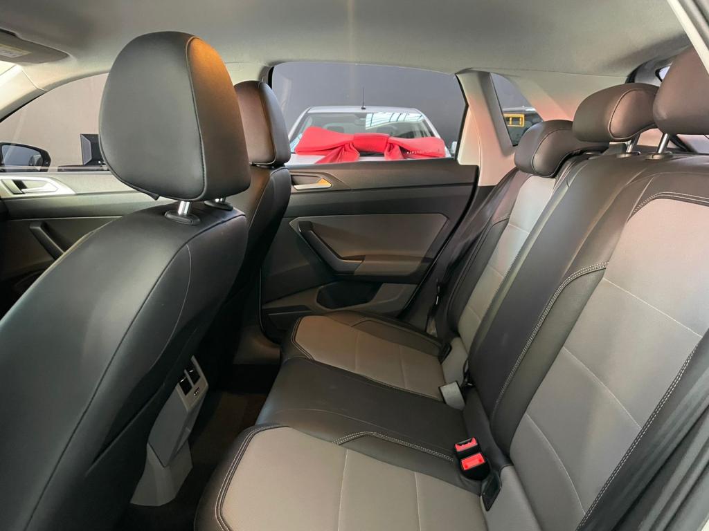 VOLKSWAGEN Polo Hatch - Foto