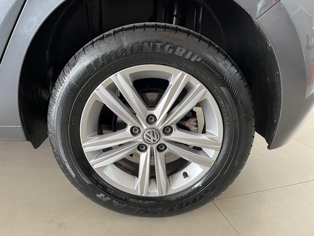 VOLKSWAGEN Polo Hatch - Foto