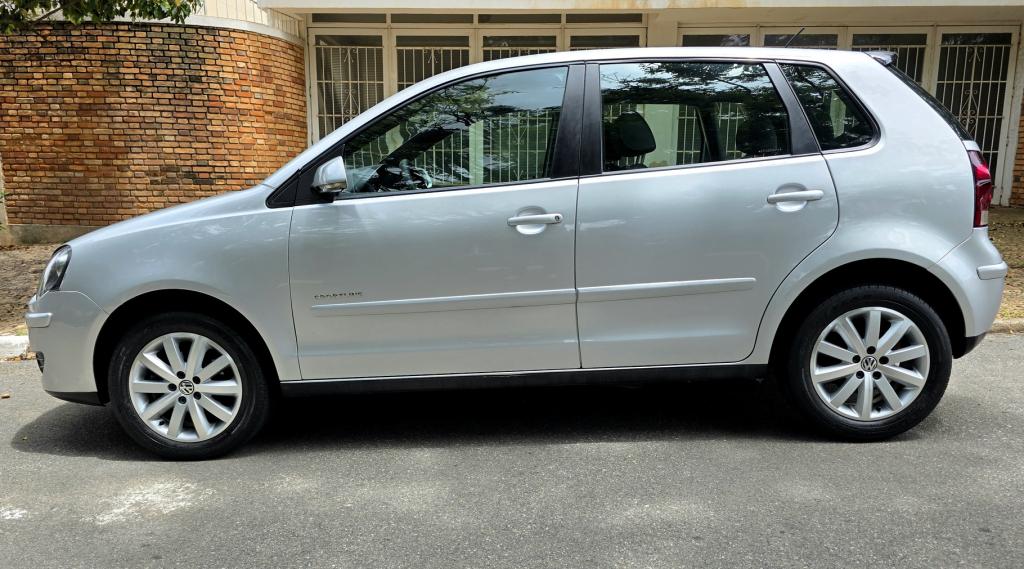 VOLKSWAGEN Polo Hatch - Foto