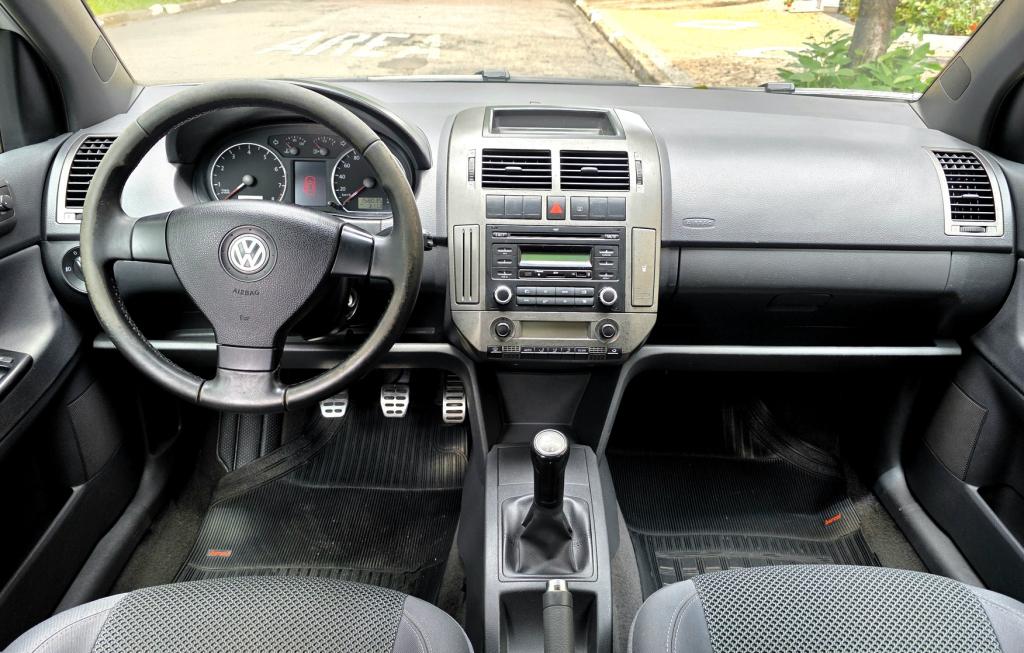 VOLKSWAGEN Polo Hatch - Foto