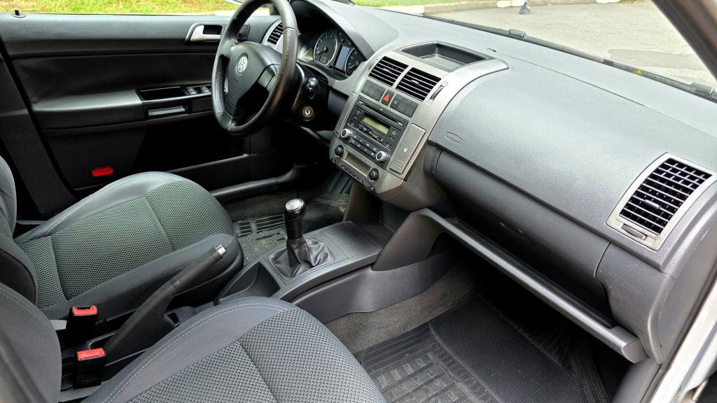 VOLKSWAGEN Polo Hatch - Foto