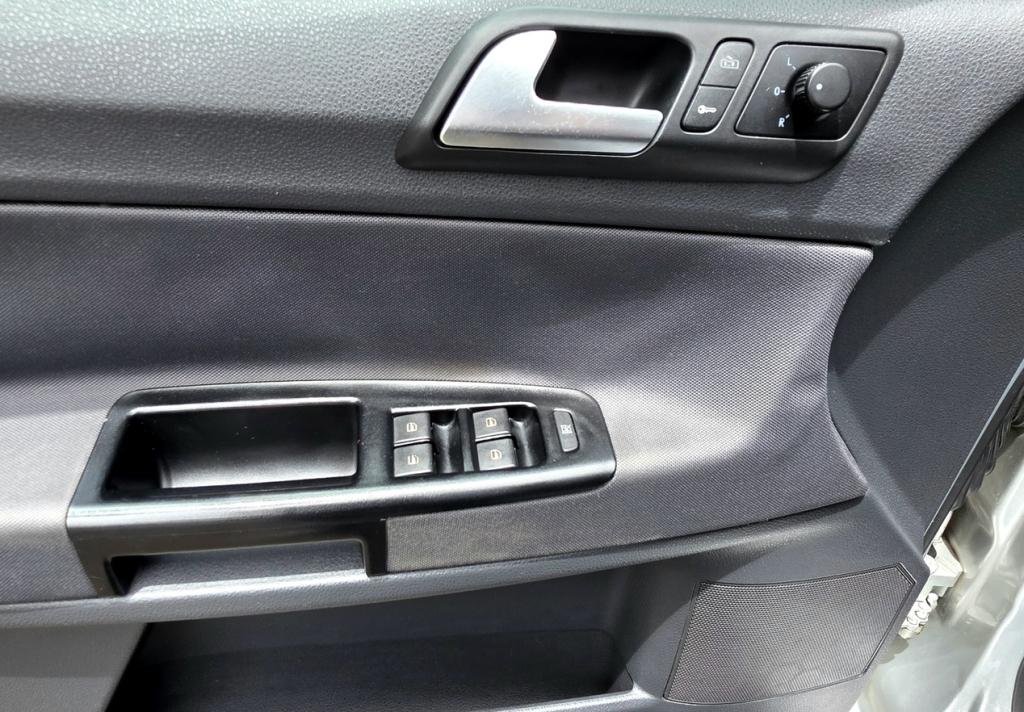 VOLKSWAGEN Polo Hatch - Foto