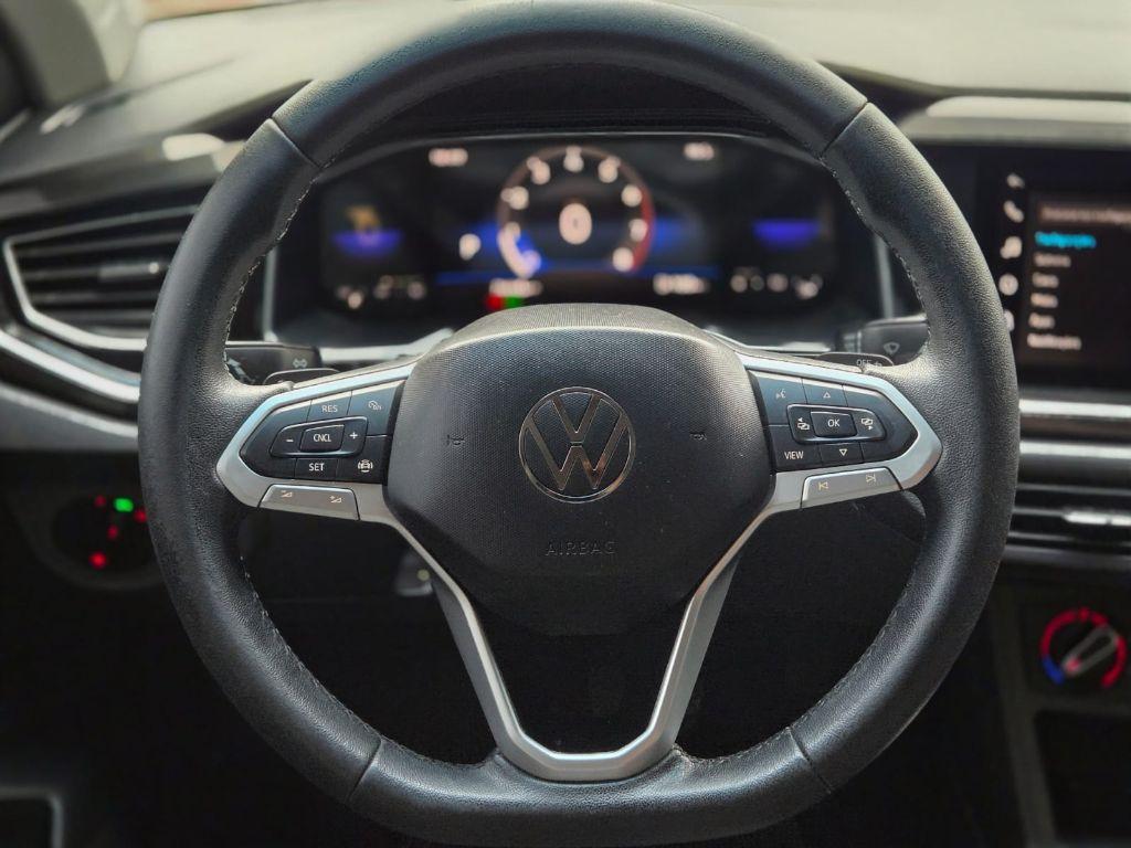 VOLKSWAGEN Polo Hatch - Foto