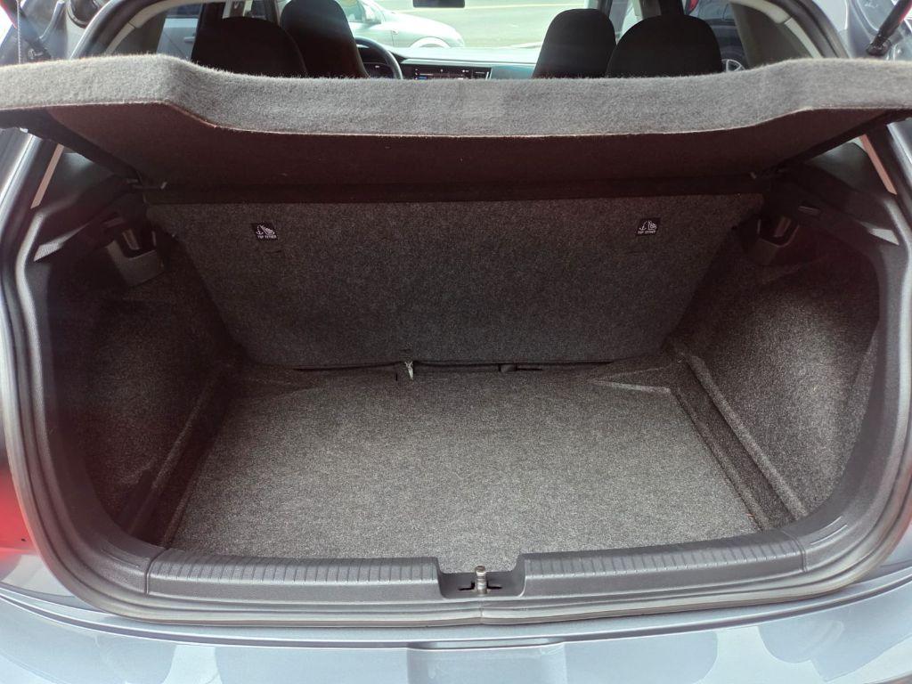 VOLKSWAGEN Polo Hatch - Foto