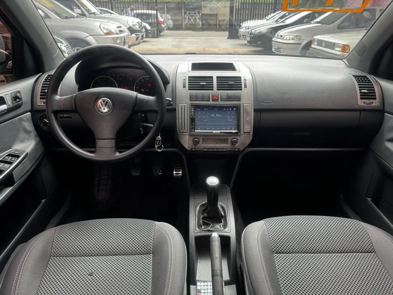 VOLKSWAGEN Polo Hatch - Foto