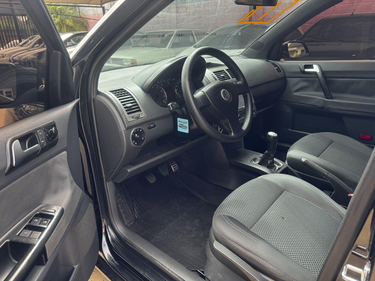 VOLKSWAGEN Polo Hatch - Foto