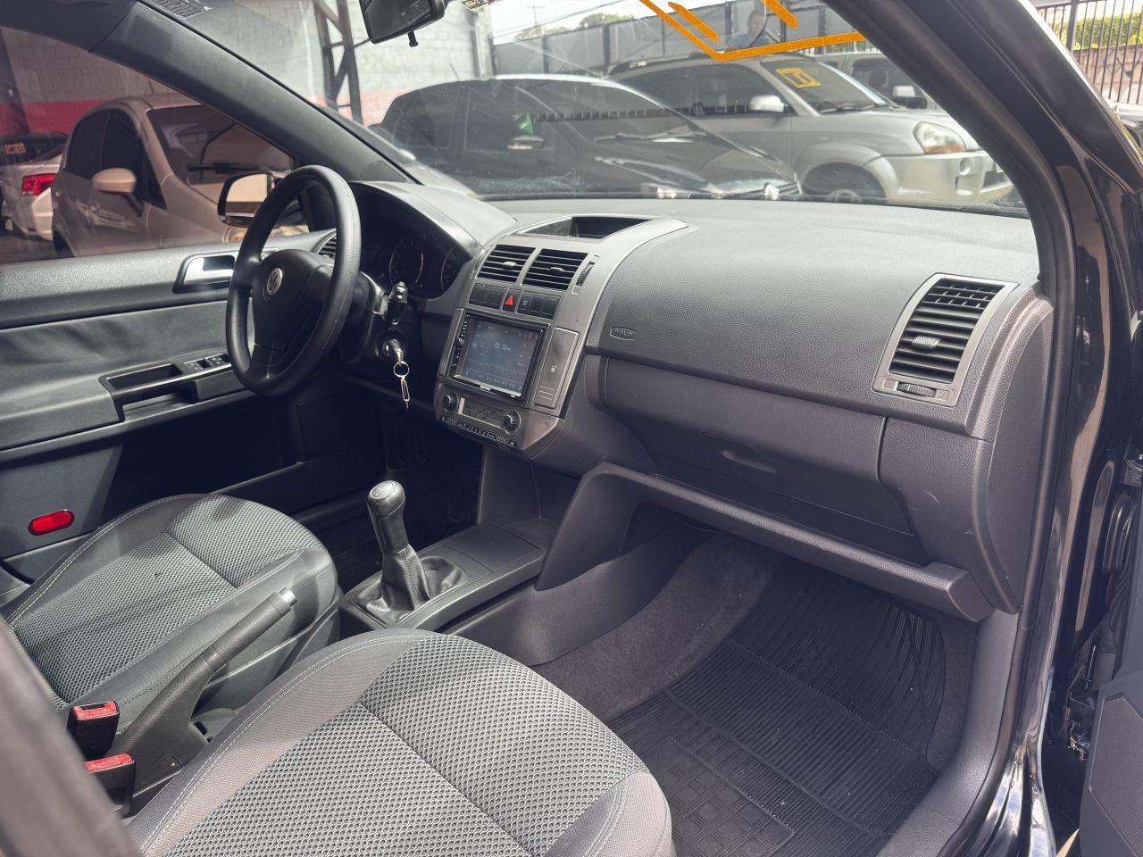 VOLKSWAGEN Polo Hatch - Foto