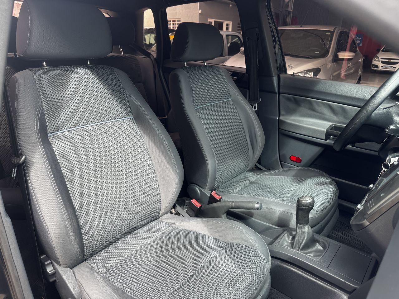 VOLKSWAGEN Polo Hatch - Foto