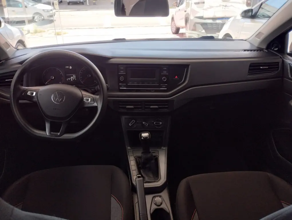 VOLKSWAGEN Polo Hatch - Foto