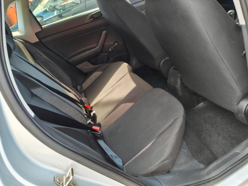 VOLKSWAGEN Polo Hatch - Foto