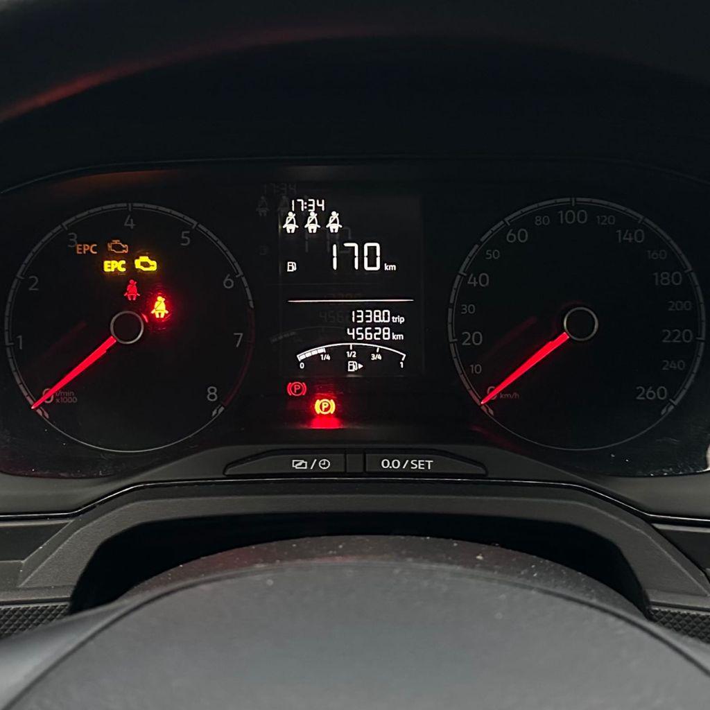 VOLKSWAGEN Polo Hatch - Foto