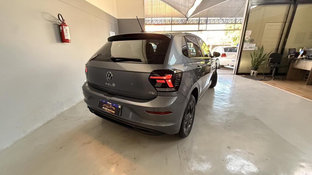 VOLKSWAGEN Polo Hatch - Foto