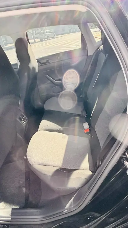 VOLKSWAGEN Polo Hatch - Foto