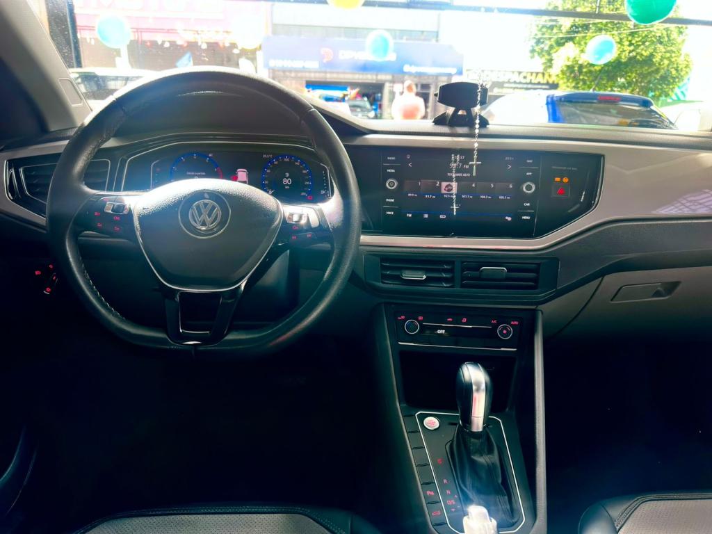 VOLKSWAGEN Polo Hatch - Foto