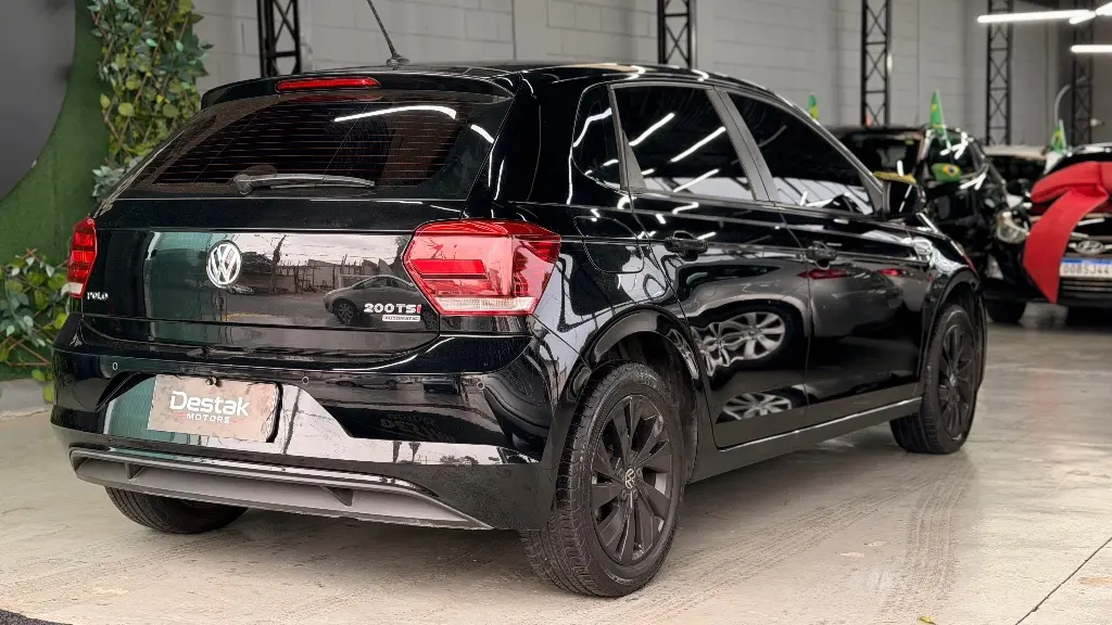VOLKSWAGEN Polo Hatch - Foto