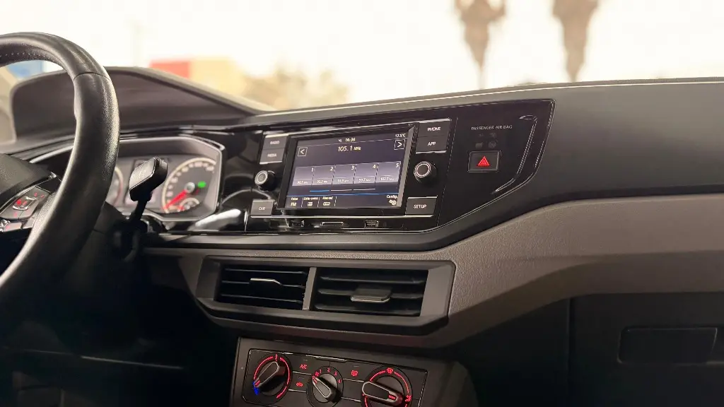 VOLKSWAGEN Polo Hatch - Foto