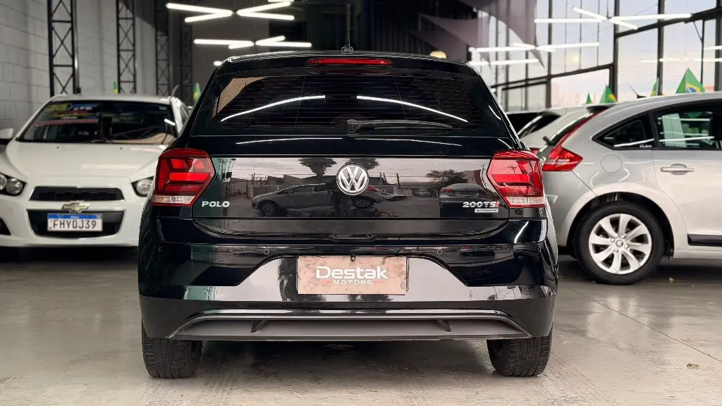 VOLKSWAGEN Polo Hatch - Foto