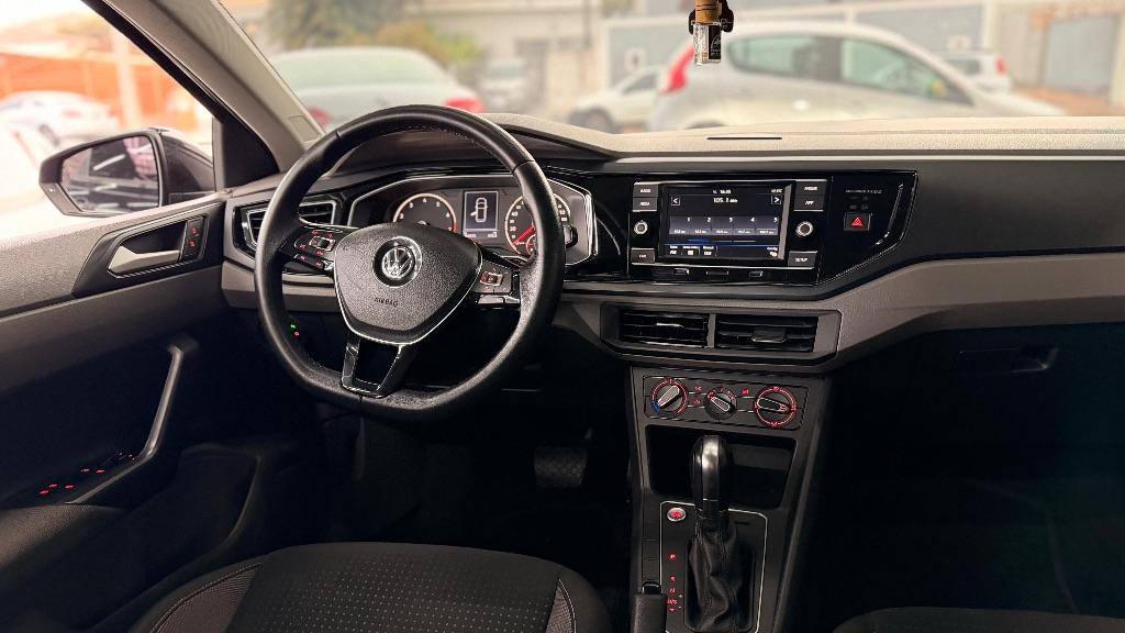 VOLKSWAGEN Polo Hatch - Foto