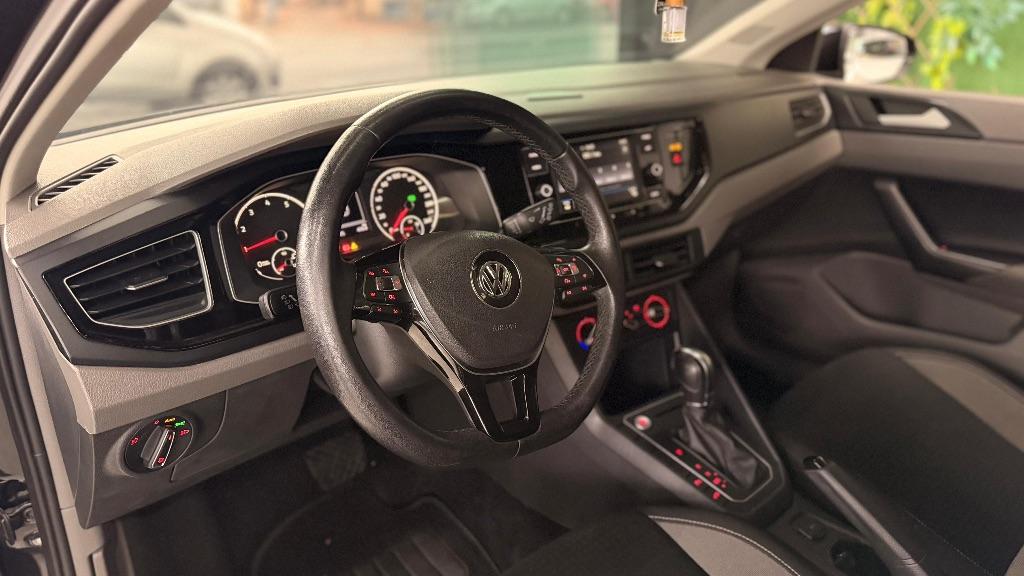 VOLKSWAGEN Polo Hatch - Foto