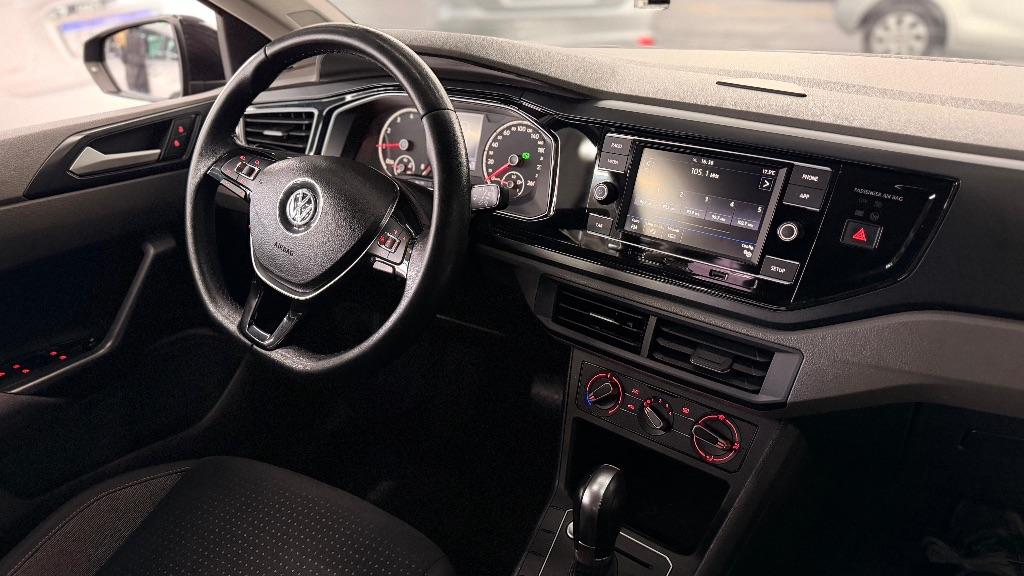 VOLKSWAGEN Polo Hatch - Foto