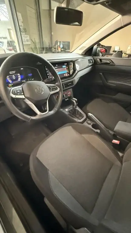 VOLKSWAGEN Polo Hatch - Foto