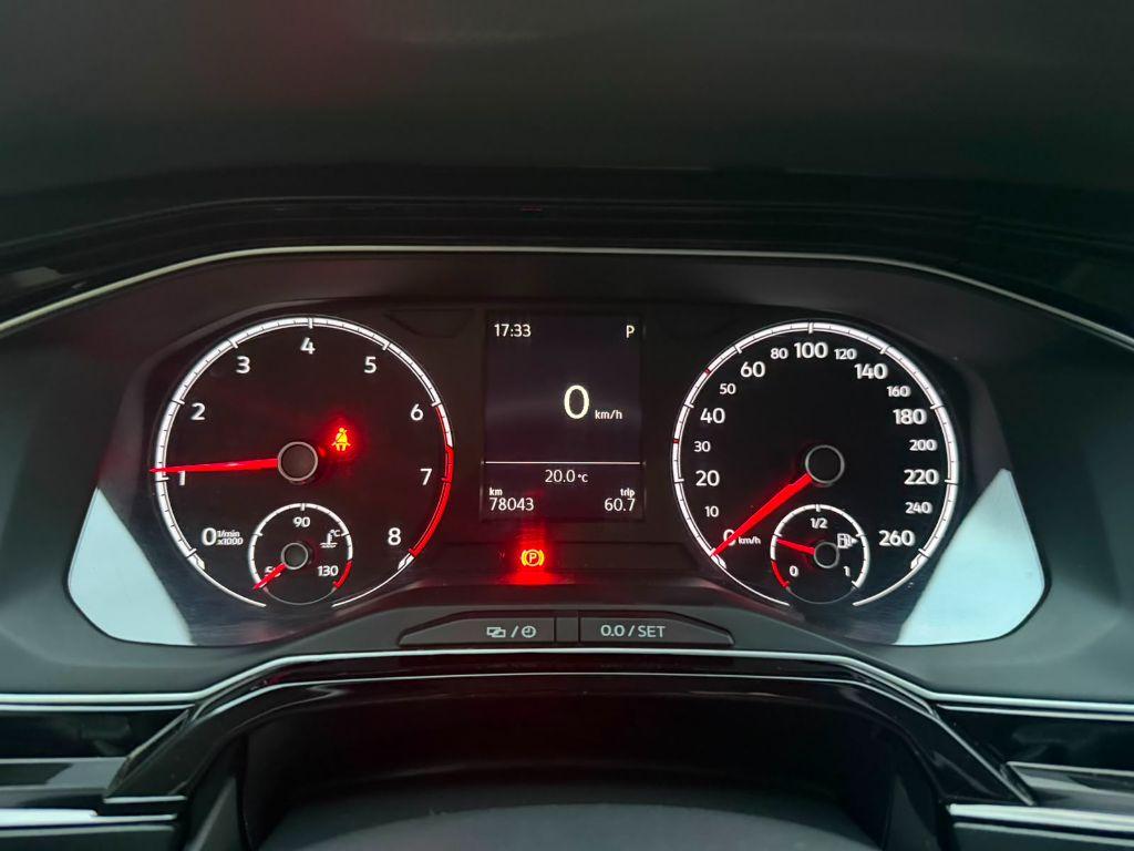 VOLKSWAGEN Polo Hatch - Foto