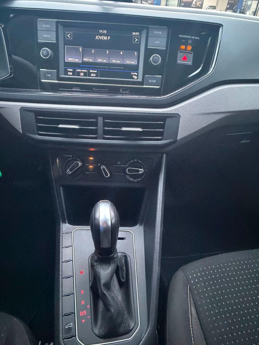 VOLKSWAGEN Polo Hatch - Foto