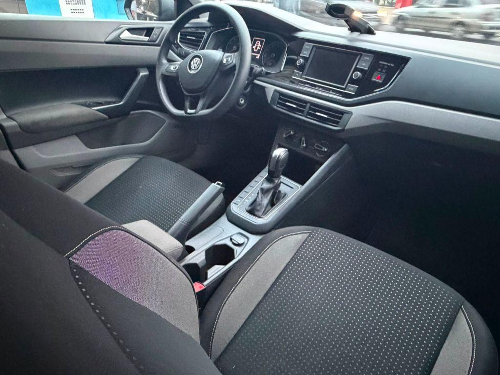 VOLKSWAGEN Polo Hatch - Foto