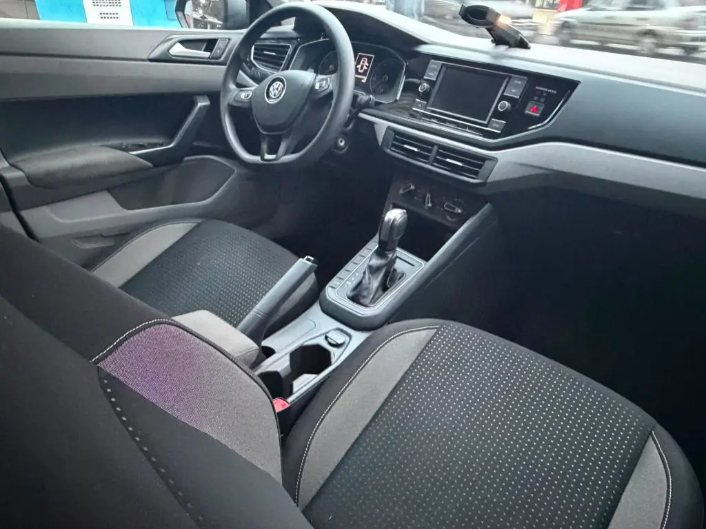 VOLKSWAGEN Polo Hatch - Foto