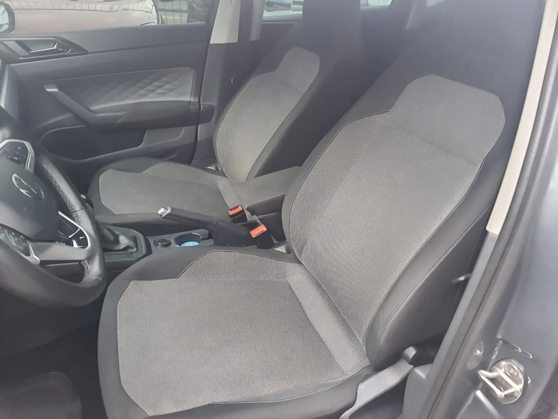 VOLKSWAGEN Polo Hatch - Foto