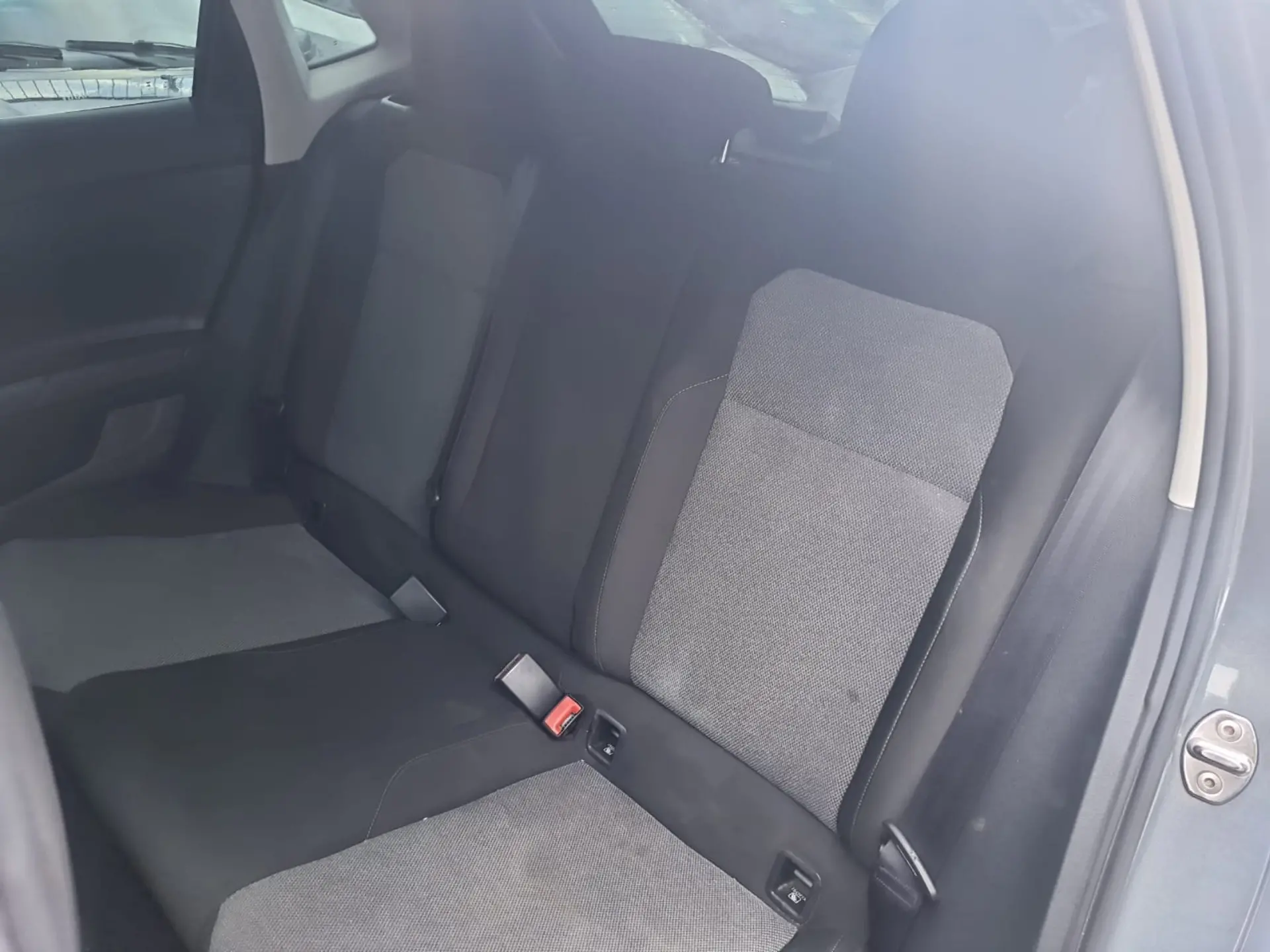 VOLKSWAGEN Polo Hatch - Foto