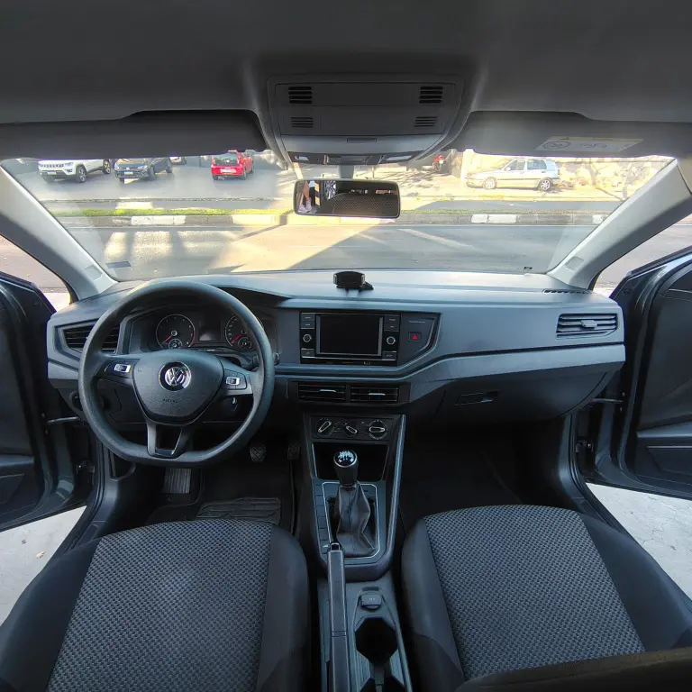 VOLKSWAGEN Polo Hatch - Foto