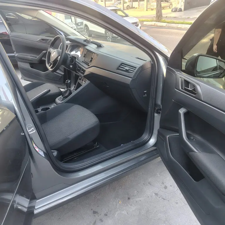 VOLKSWAGEN Polo Hatch - Foto