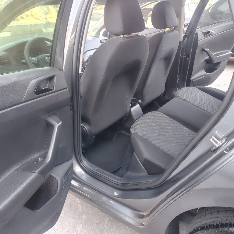 VOLKSWAGEN Polo Hatch - Foto