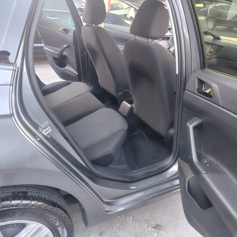 VOLKSWAGEN Polo Hatch - Foto